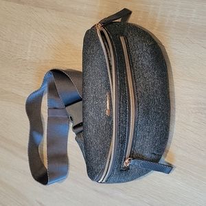 NWOT Stella & Dot Belt Bag